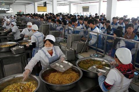 學校食堂承包這個近乎被壟斷的賺錢生意，如今卻“開不下去”？